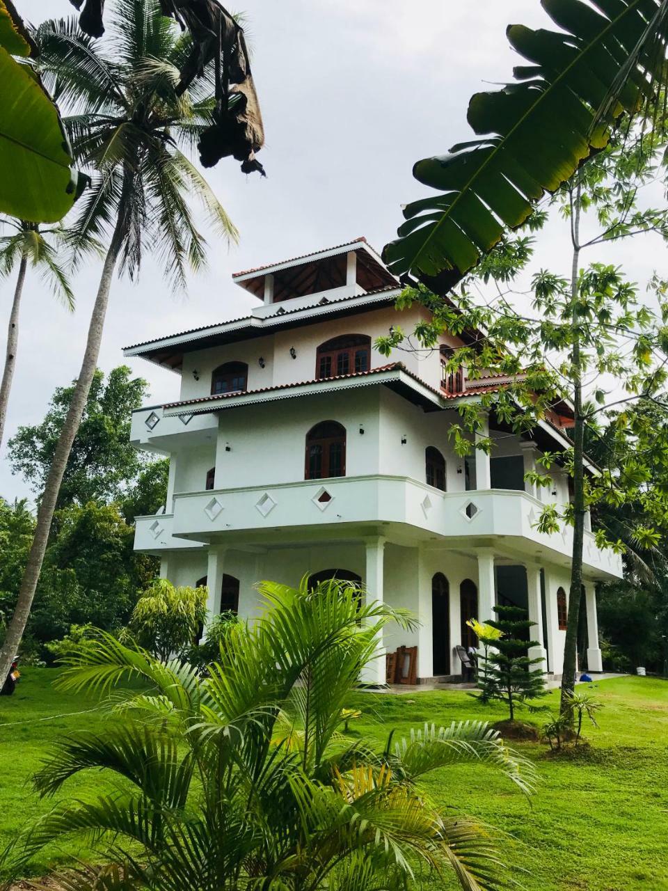 Villa Sureka Hikkaduwa Exterior photo